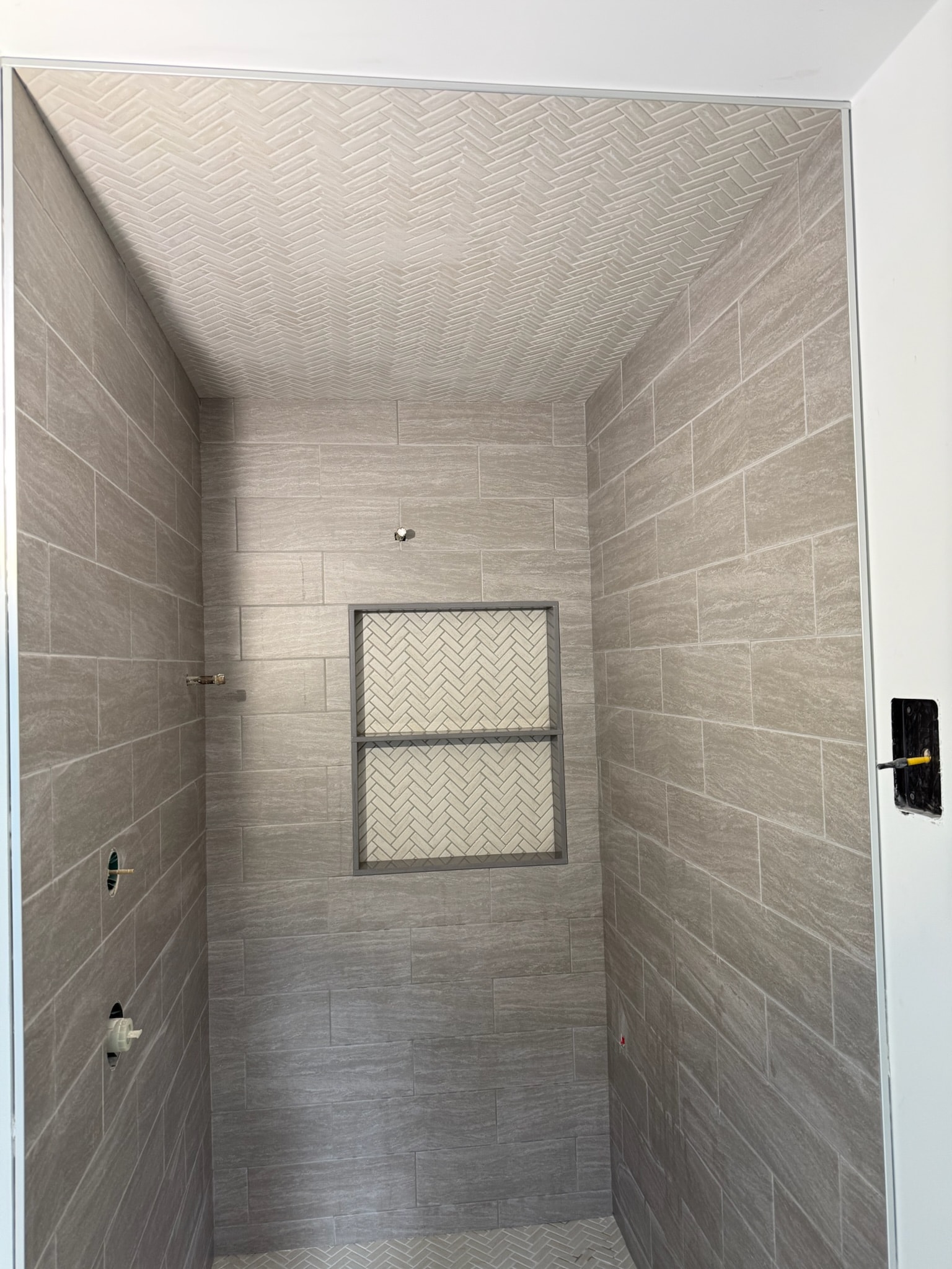 Custom shower with bench and niche